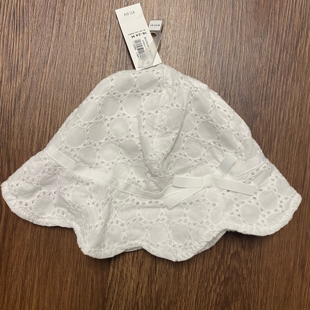 🐚White baby girl hat from 18 to 24 months🐚